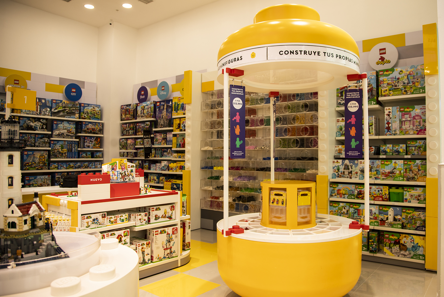 LEGO abre la primera tienda en Santiago bajo su nuevo concepto